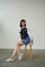 Load image into Gallery viewer, BTS V - Layover Yeontan
